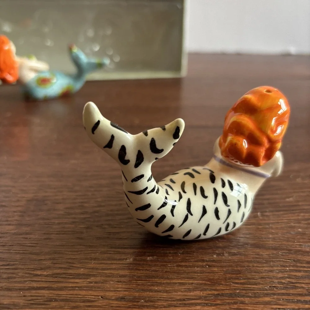 Cape‎ Shore Orange-Hair Mermaids 2007 Small Salt and Pepper Shakers Set (Flaw)